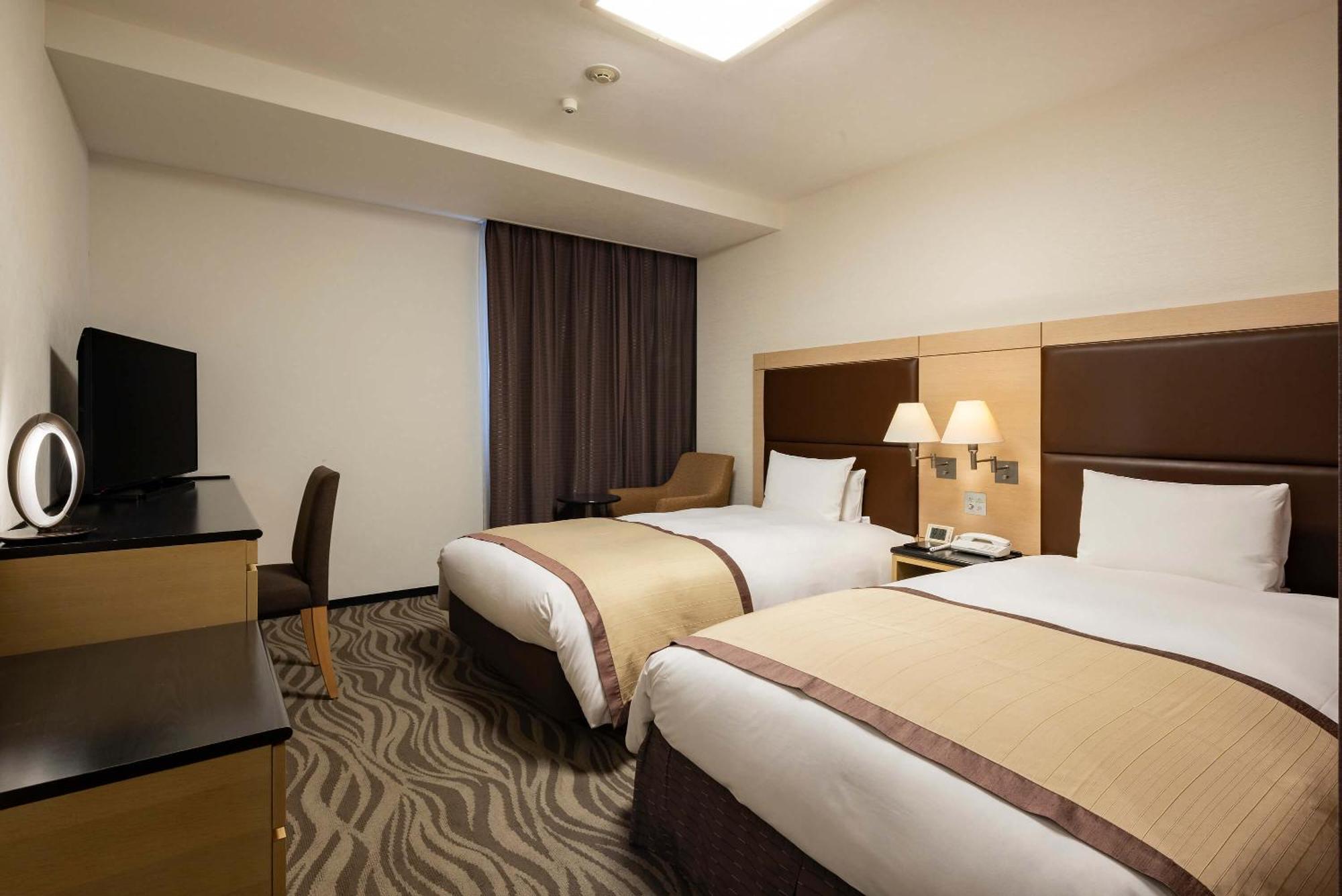 Hotel Metropolitan Takasaki Bagian luar foto