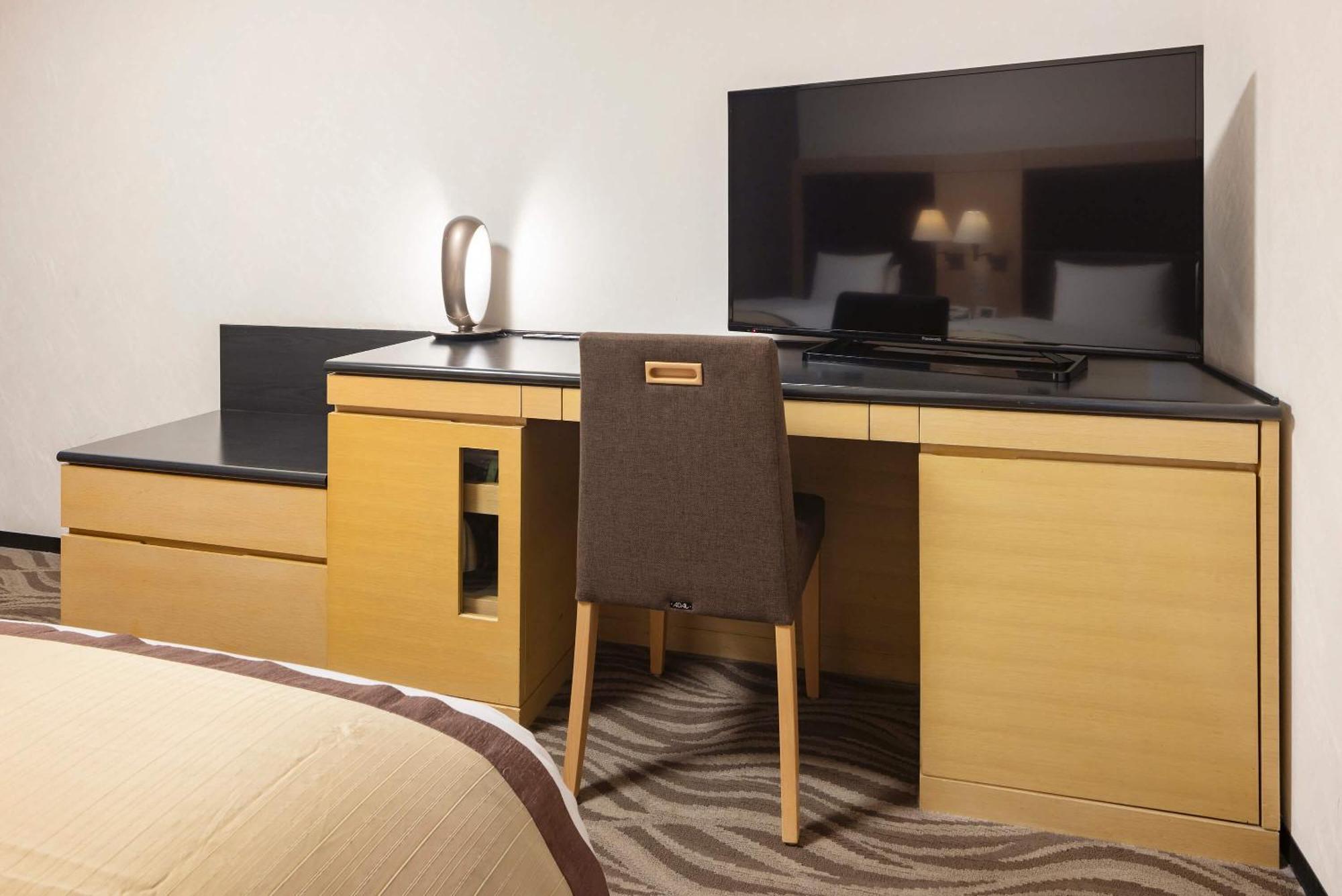 Hotel Metropolitan Takasaki Bagian luar foto