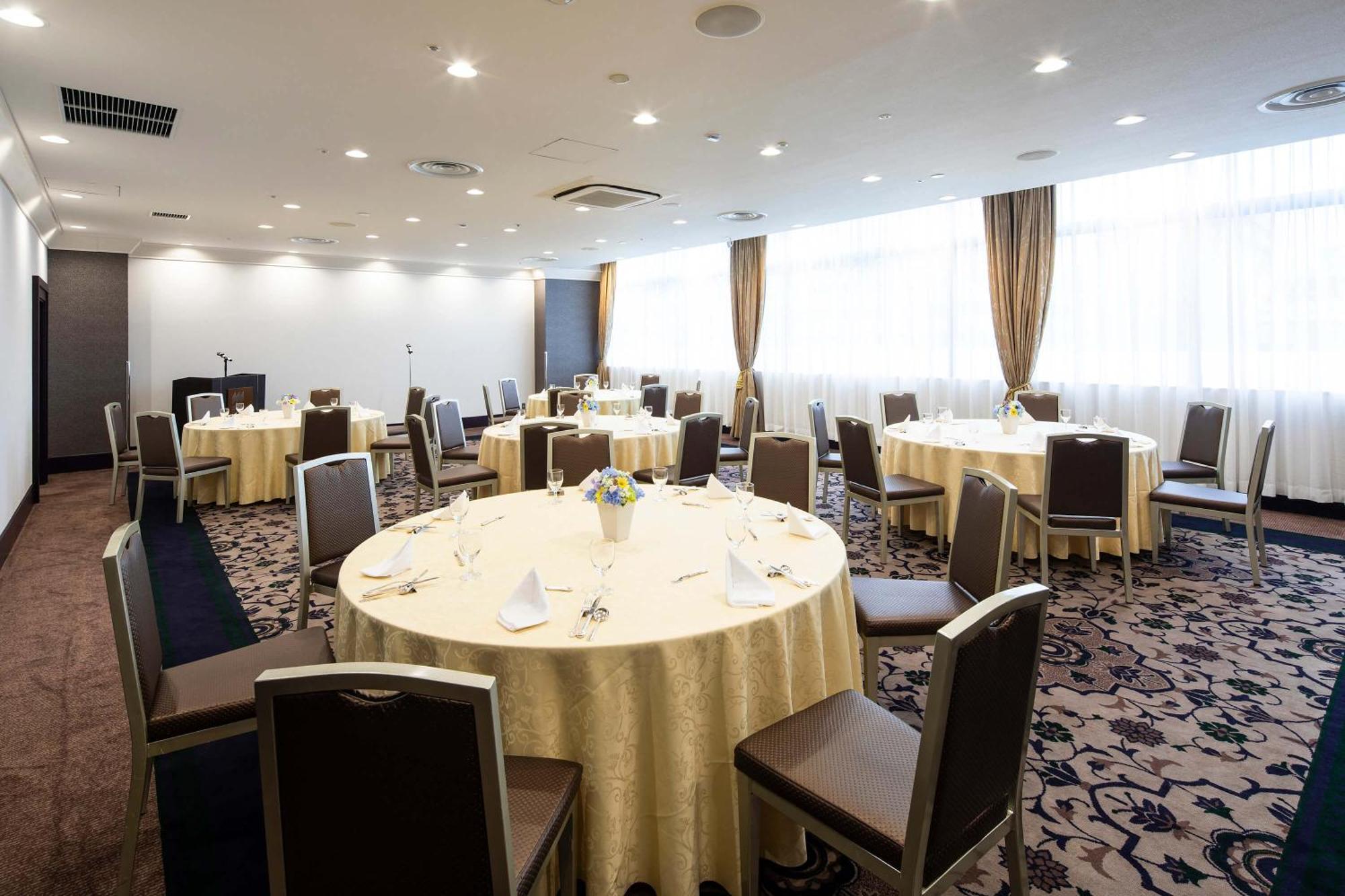 Hotel Metropolitan Takasaki Bagian luar foto