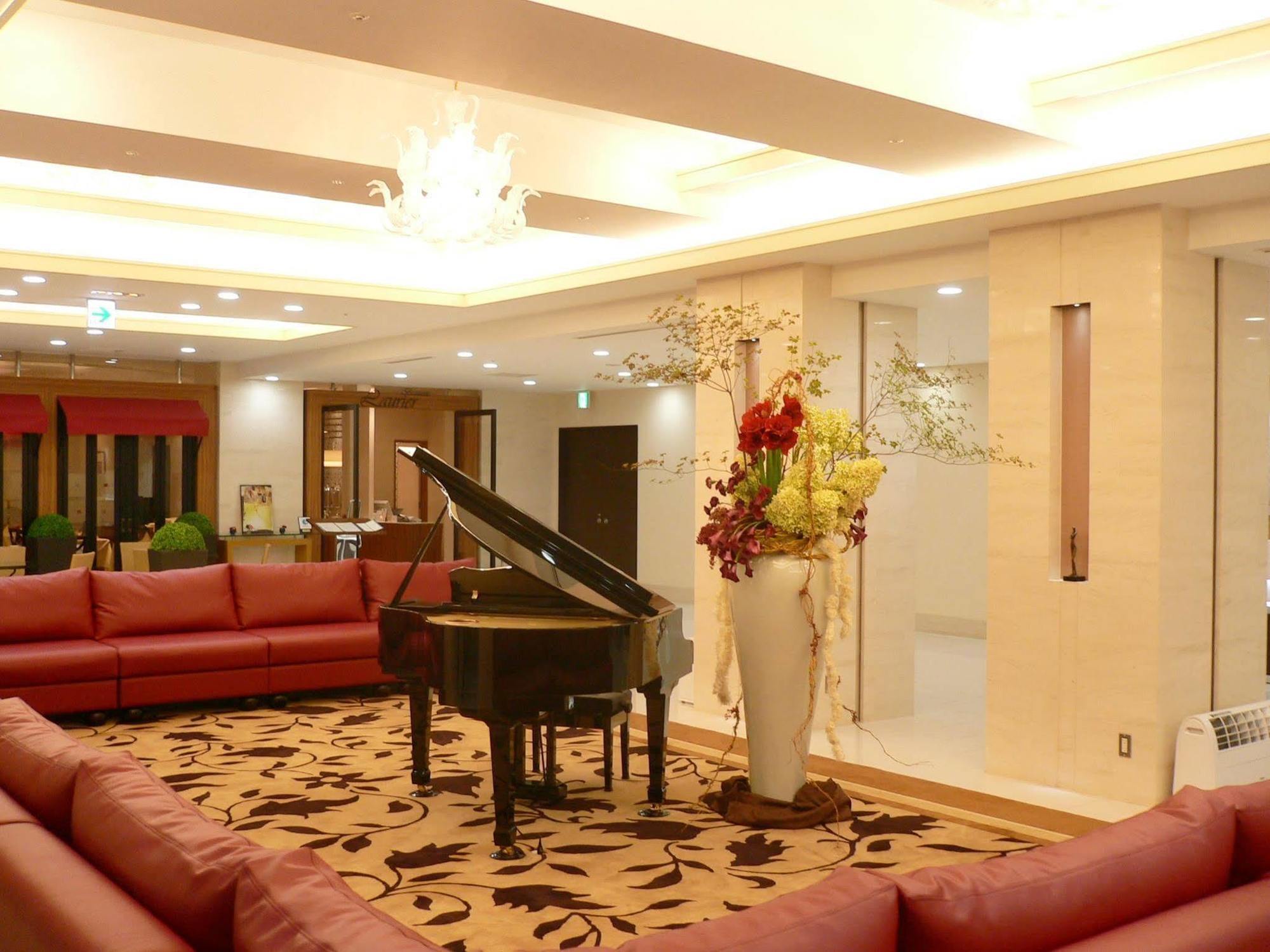 Hotel Metropolitan Takasaki Bagian luar foto